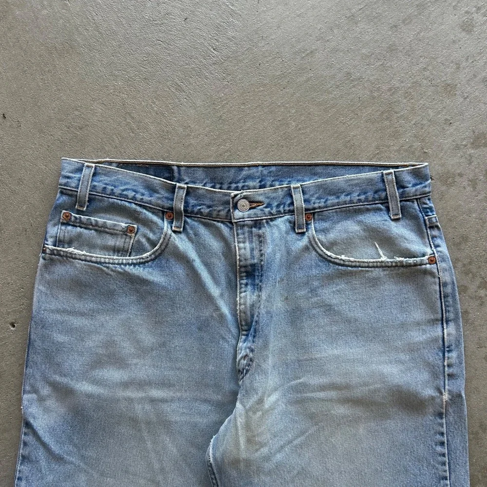 Vintage 90s Levis 550 Jeans Size 38x30 Blue Light Denim Relaxed Fit Straight Leg